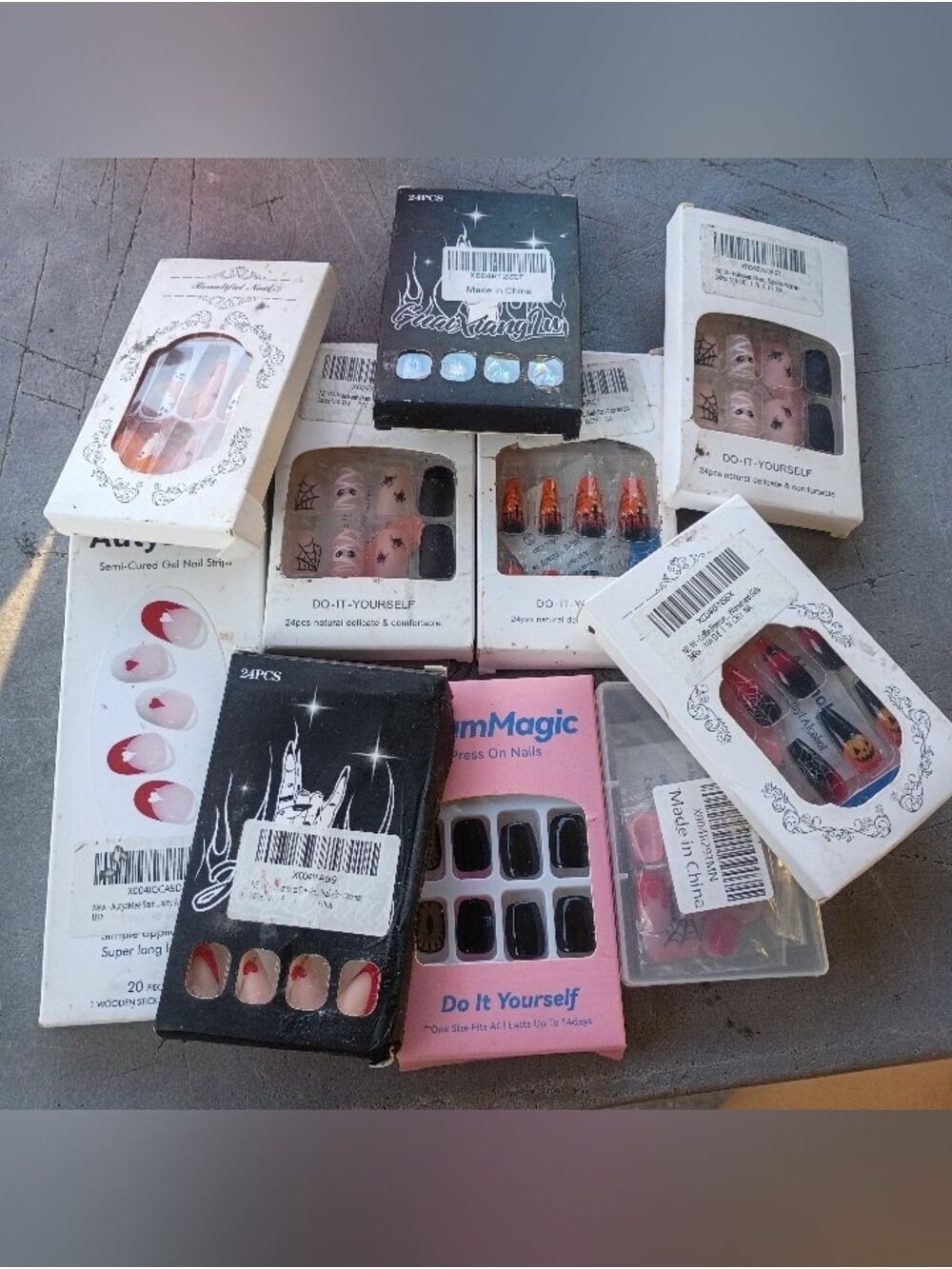 10 Piece Halloween Faux Press On Nail Bundle